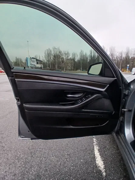 BMW 5 серія 2010 - 20