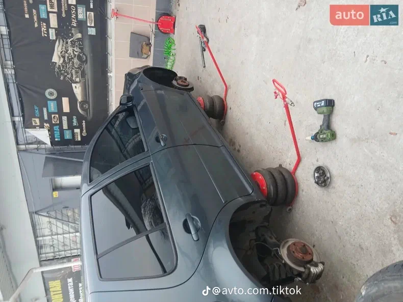 Volkswagen Golf 2003 - 8