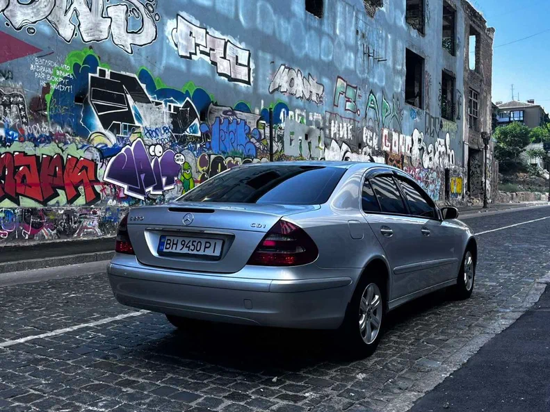 Mercedes-Benz E-Клас 2002 - 5
