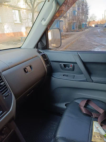 Mitsubishi Pajero 2005