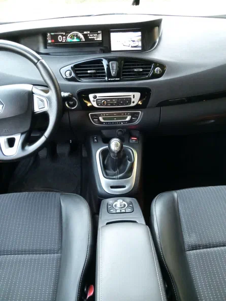 Renault Scenic 2012 - 3