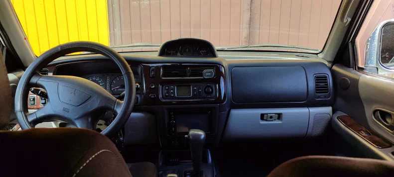 Mitsubishi Pajero 2002 - 4