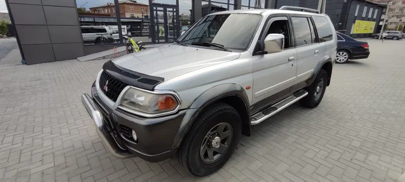 Mitsubishi Pajero 2002 - 8