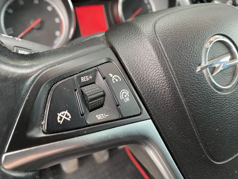 Opel Zafira 2012 - 22