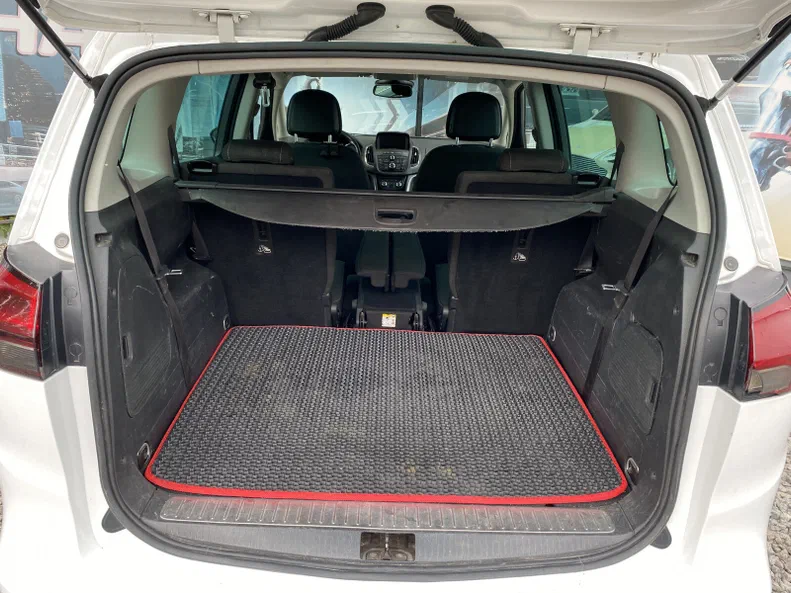Opel Zafira 2012 - 17