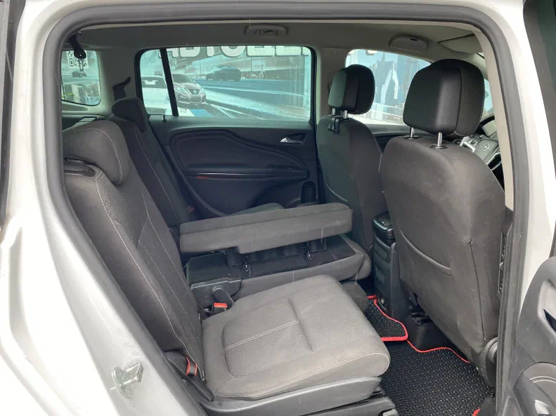 Opel Zafira 2012 - 19