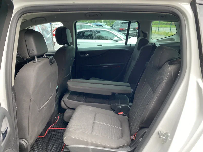 Opel Zafira 2012 - 24