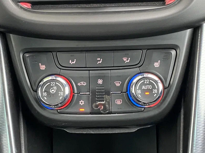 Opel Zafira 2012 - 11