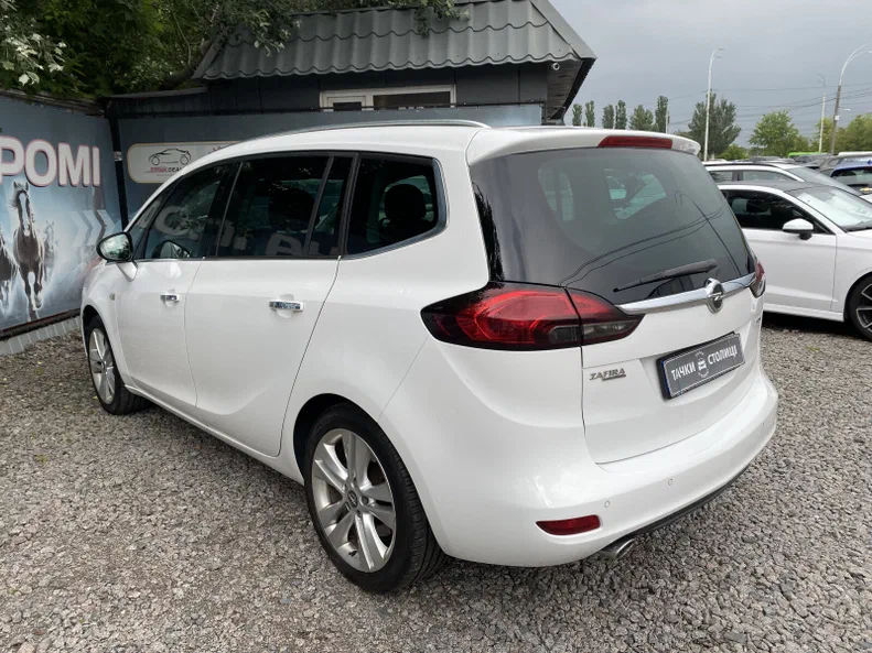 Opel Zafira 2012 - 4