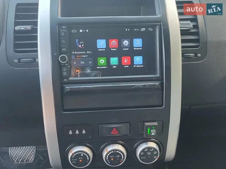 Nissan X-Trail 2010 - 3