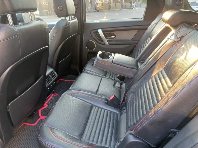 Land Rover Discovery Sport 2020 - 11