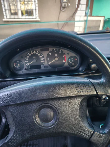 BMW 3 серія 1996 - 9