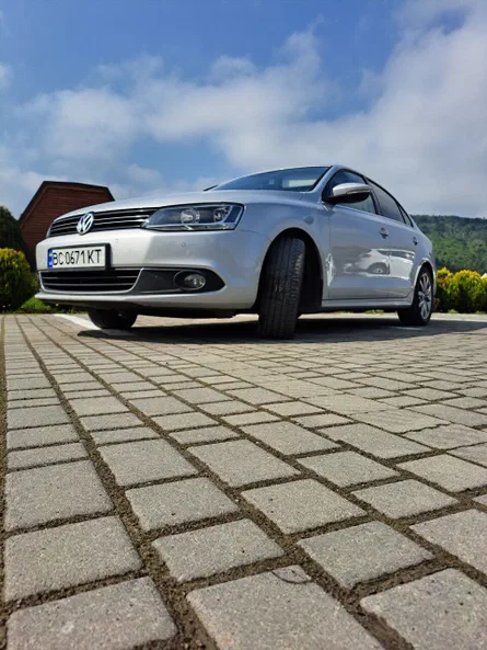 Volkswagen Jetta 2013 - 1