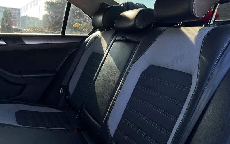 Volkswagen Jetta 2013 - 8