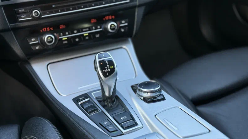 BMW 5 серія 2016 - 18