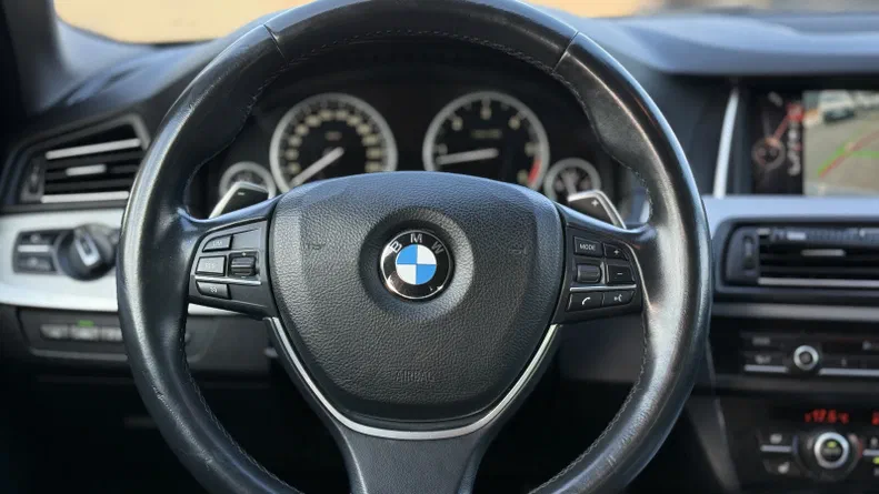 BMW 5 серія 2016 - 10