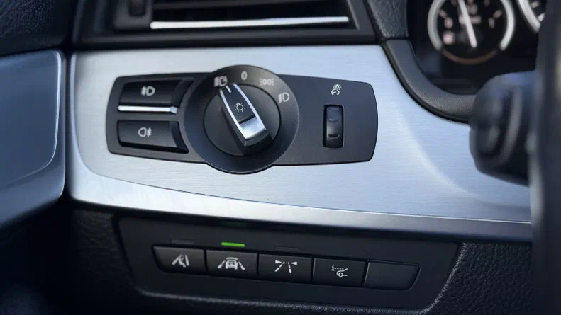 BMW 5 серія 2016 - 12