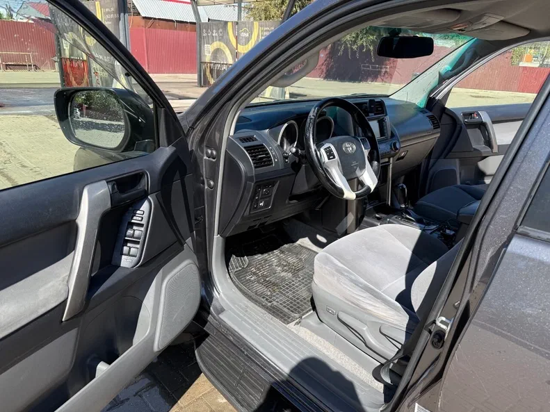 Toyota Land Cruiser Prado 2012 - 6