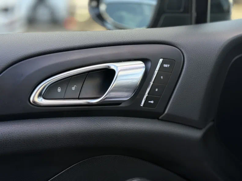 Porsche Cayenne 2015 - 19