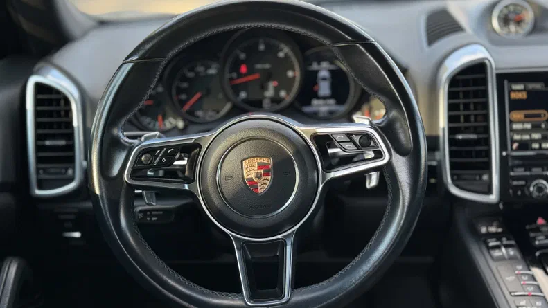 Porsche Cayenne 2015 - 18