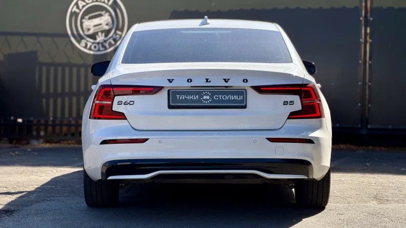 Volvo S60 2023 - 23