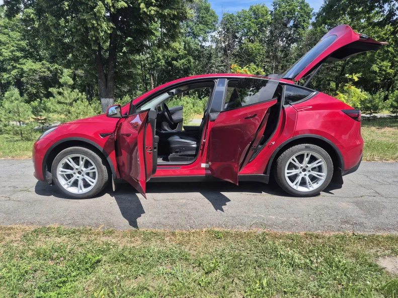 Tesla Model Y 2022 - 0