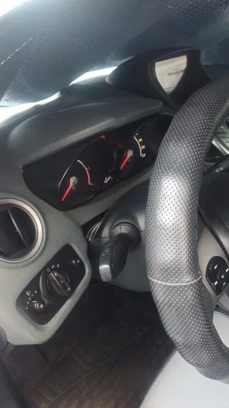 Ford Fiesta 2011 - 4