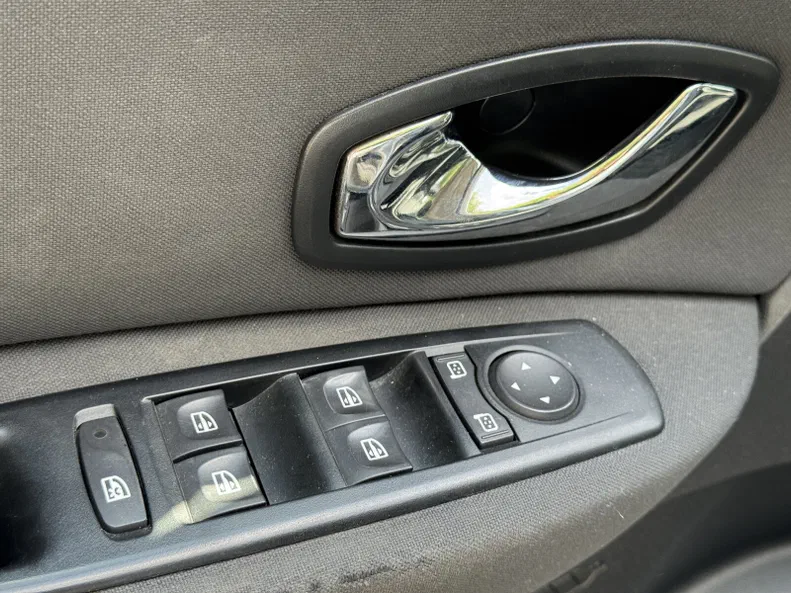 Renault Megane 2012 - 23