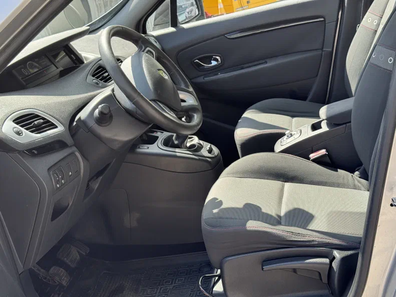 Renault Megane 2012 - 9