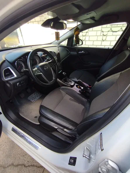 Opel Astra 2015 - 4