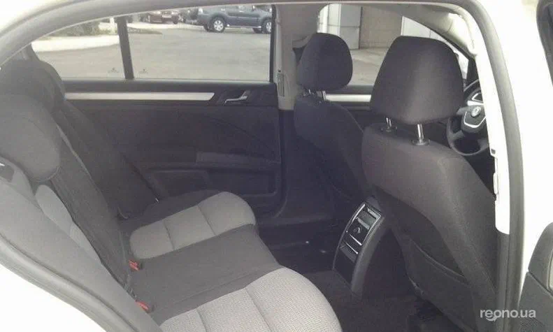 Skoda Superb 2011 - 5