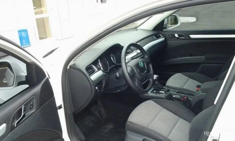 Skoda Superb 2011 - 1