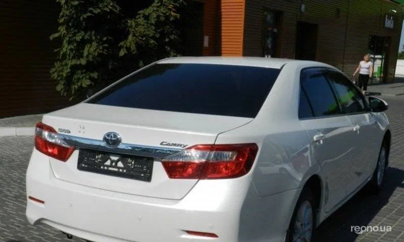 Toyota Camry 2015 - 4