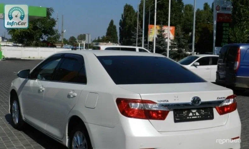 Toyota Camry 2015 - 6