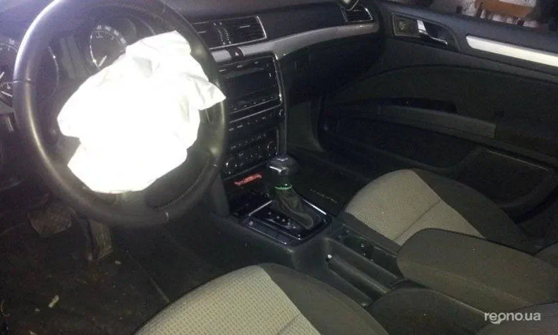 Skoda Superb 2012 - 0