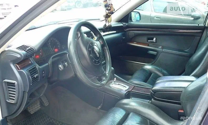 Audi A8 1997 - 3