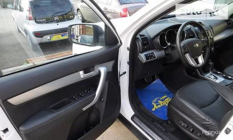 Kia Sorento 2012 - 6