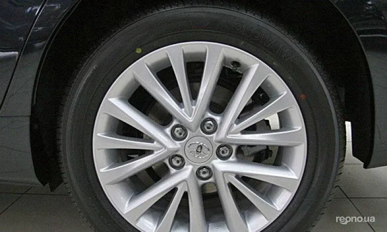 Toyota Camry 2016 - 4