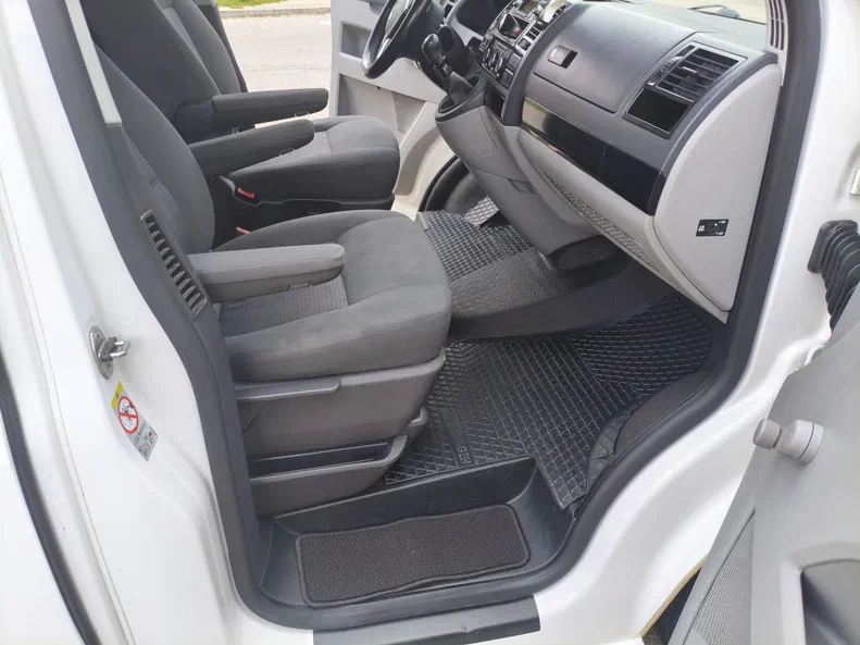 Volkswagen Transporter 2009 - 6