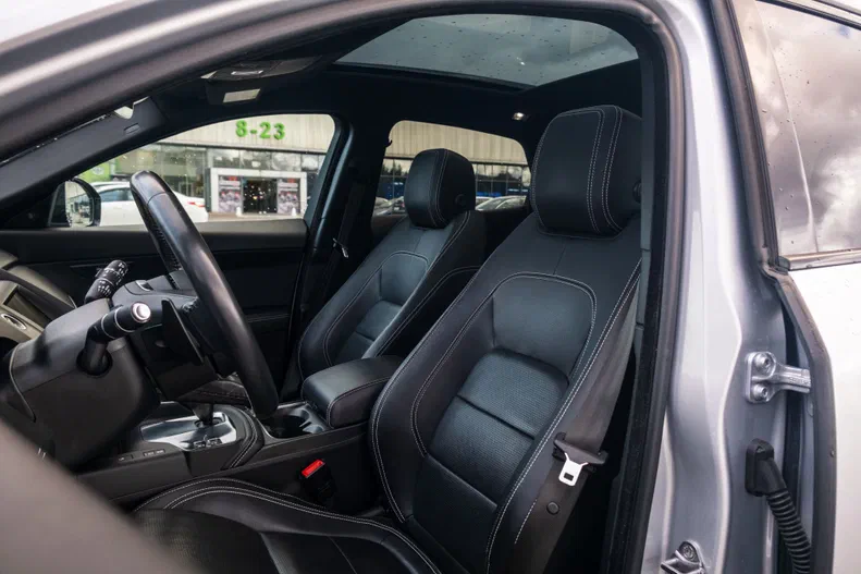 Jaguar E-Pace 2019 - 17