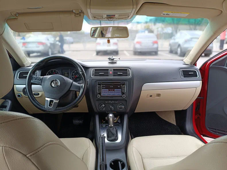 Volkswagen Jetta 2014 - 9