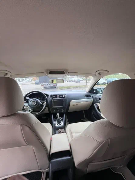 Volkswagen Jetta 2013 - 8