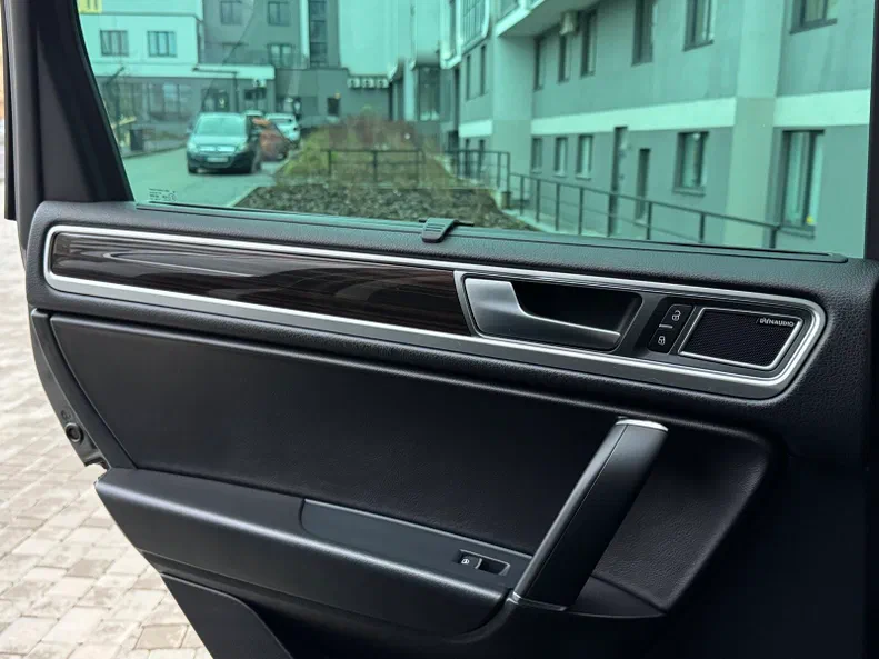 Volkswagen Touareg 2015 - 6