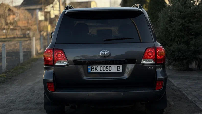 Toyota Land Cruiser 2012 - 8
