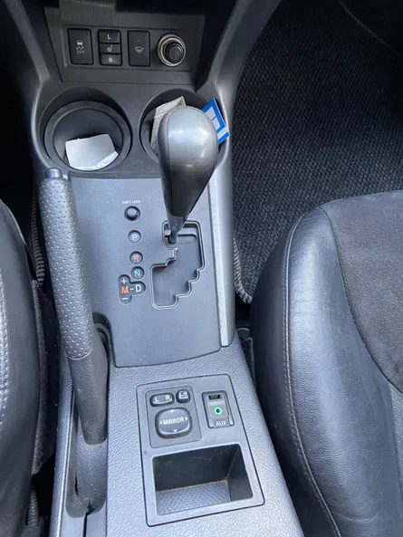 Toyota RAV4 2010 - 6