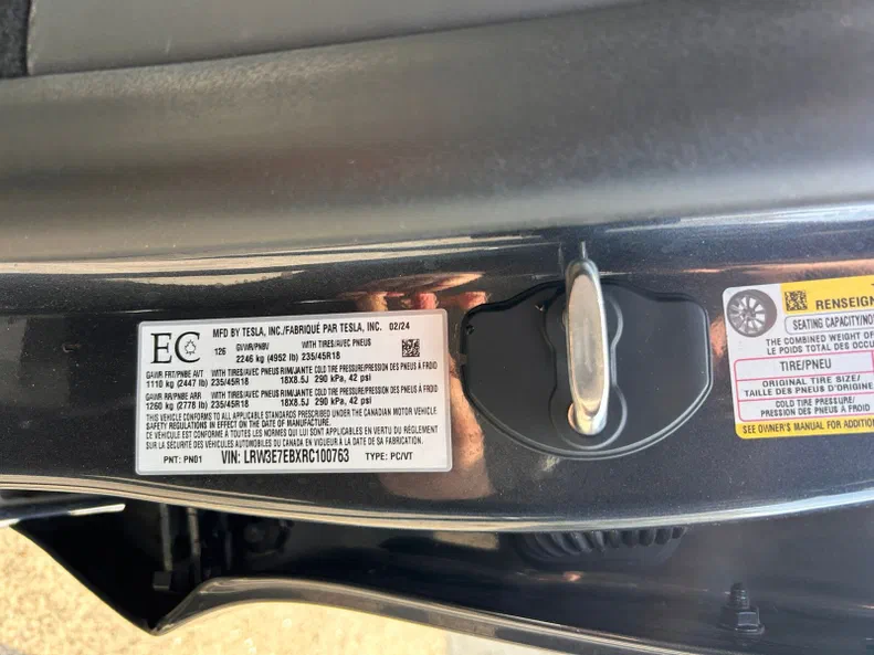 Tesla Model 3 2024 - 10