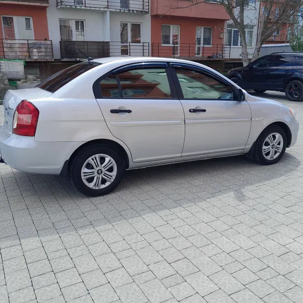 Hyundai Accent 2008 - 5