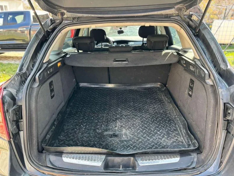 Renault Laguna 2008 - 9