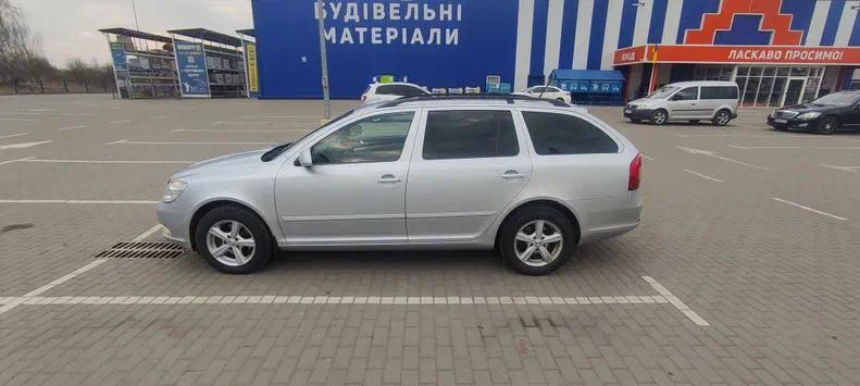 Skoda Octavia 2011 - 8