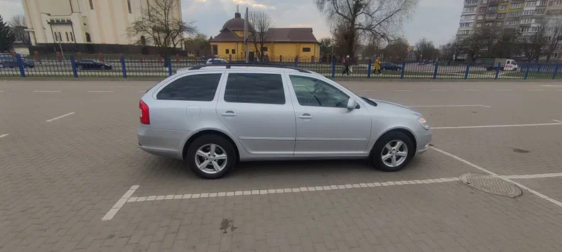 Skoda Octavia 2011 - 9